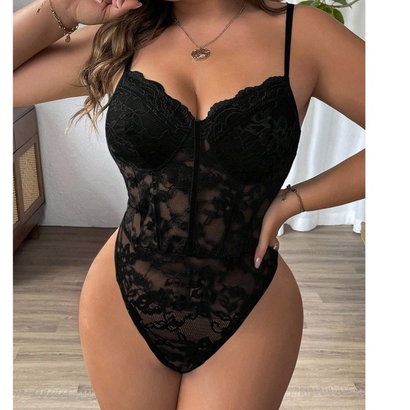 Plus Floral lace Semi Sheer Cami Bodysuit - Picture 6 of 8